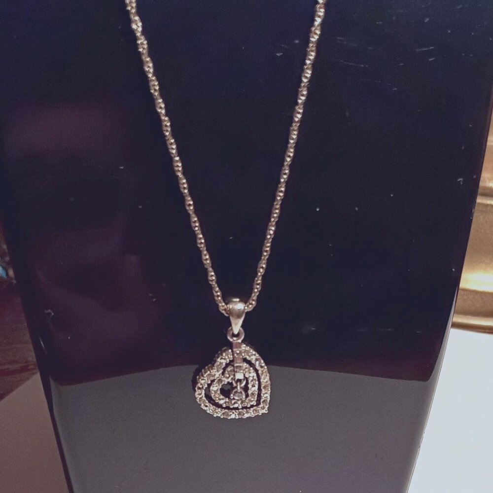Avon Silver Tone Faux Diamond 2 Heart Dangling Pendant Necklace